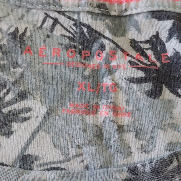 Set of 2 Aeropostale Gray & White Tropical Pattern Graphic Women's Tees Size XL - Picture 15 of 16
